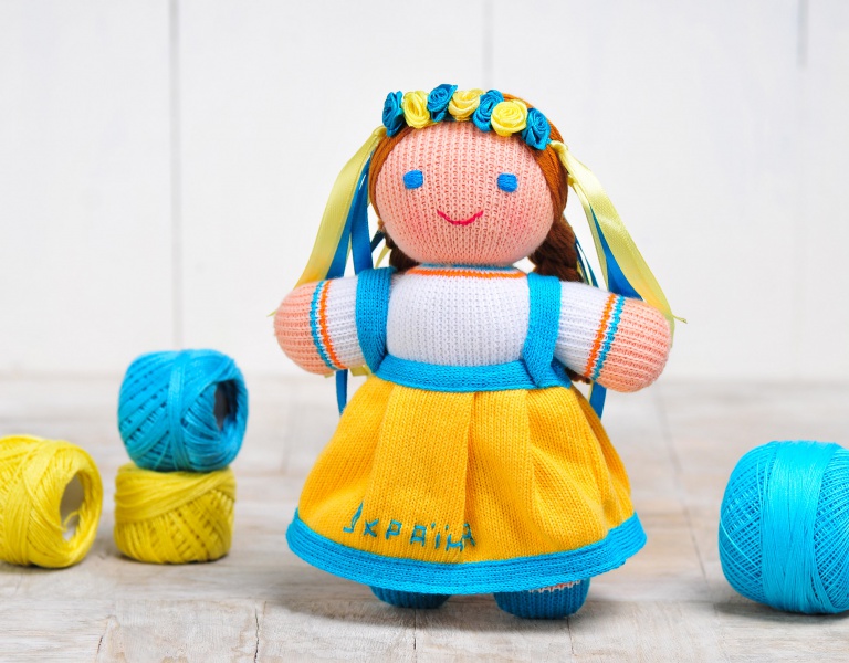 Іграшка "Дівчинка Україночка"